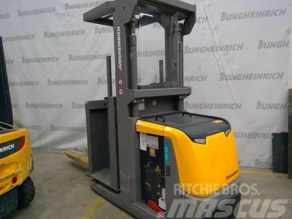 Jungheinrich EKS 110 Z Medium lift order picker