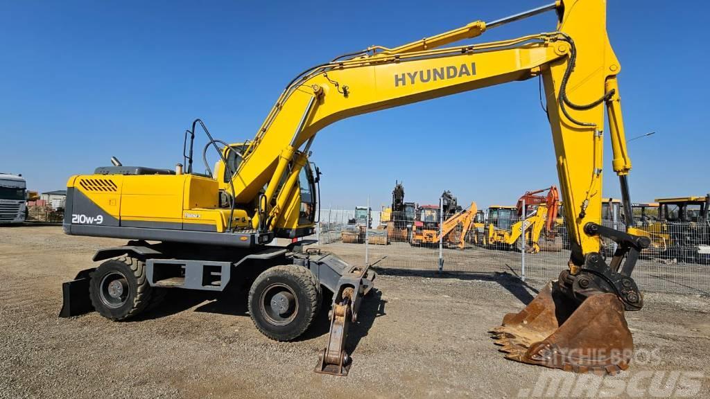 Hyundai R210W-9 Wheeled excavators