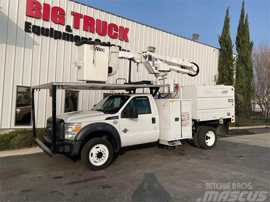 Altec AT37G Truck mounted aerial platforms