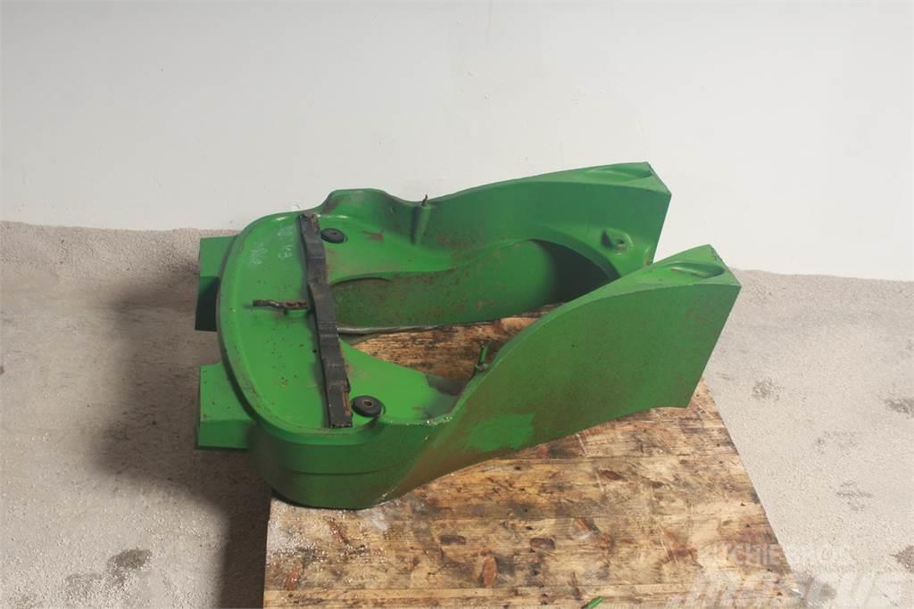 John Deere 7920 Front axle support Chassis