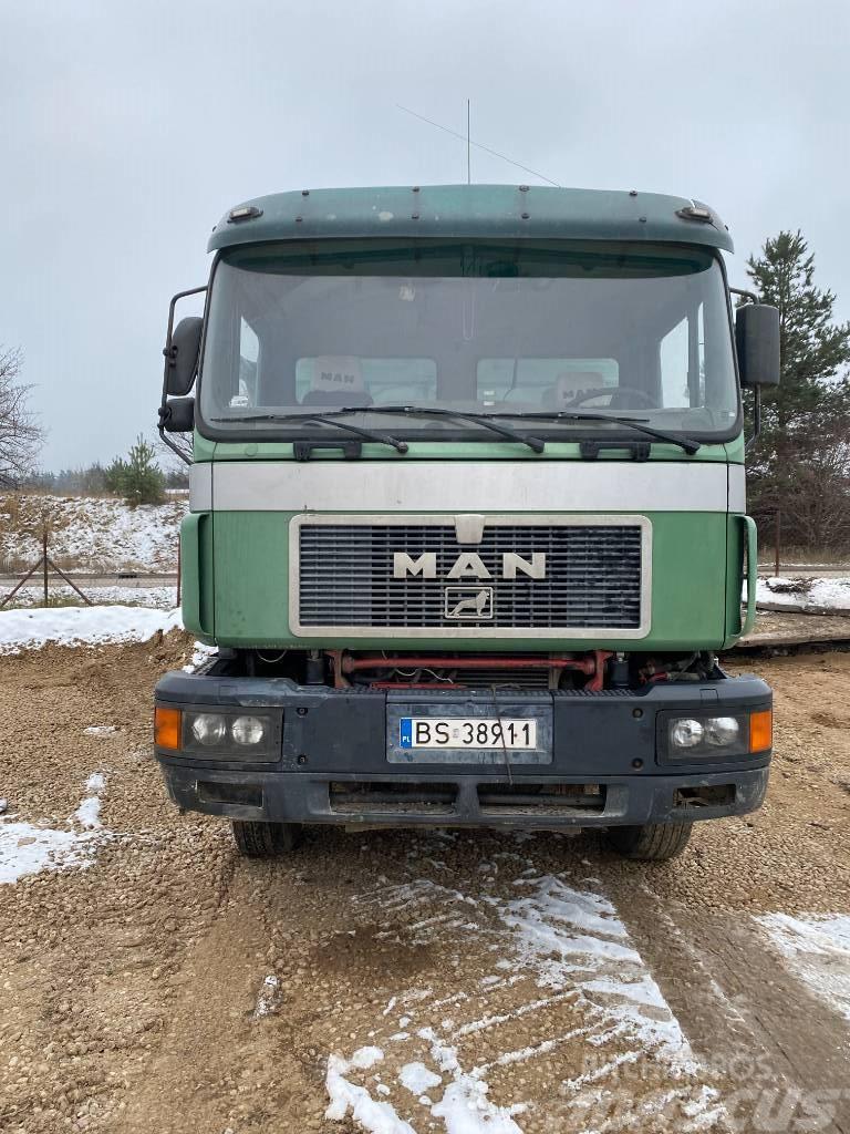 MAN F2000 Tipper trucks