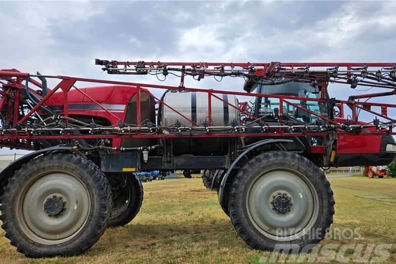 Case IH SPX3230 Sprayer Crop processing and storage units/machines - Others