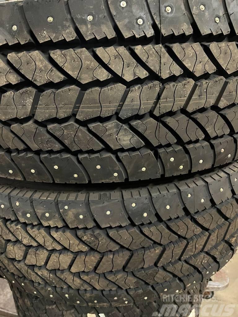 Goodyear ULTRA GRIP MAX Z Tyres, wheels and rims