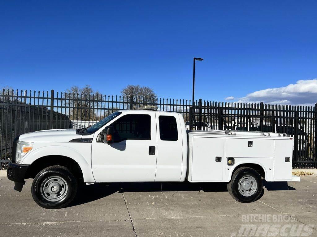 Ford F-250 Super Duty with 8ft Service/Utility bed (4x4 Recovery vehicles