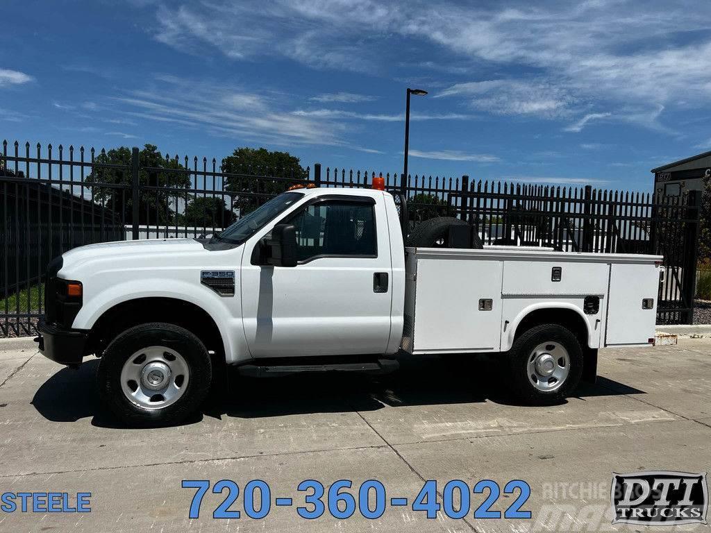 Ford F350 Service Truck 5.4L Triton V8 Gas (4x4) Recovery vehicles