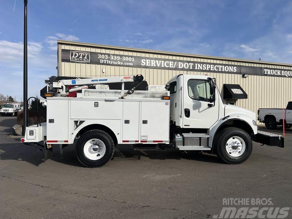 Freightliner M2-106 Recovery vehicles