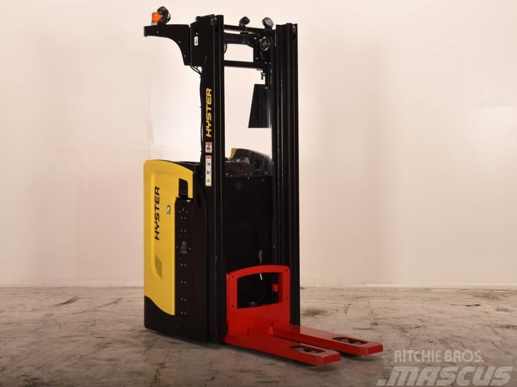 Hyster RS1.6 Self propelled stackers