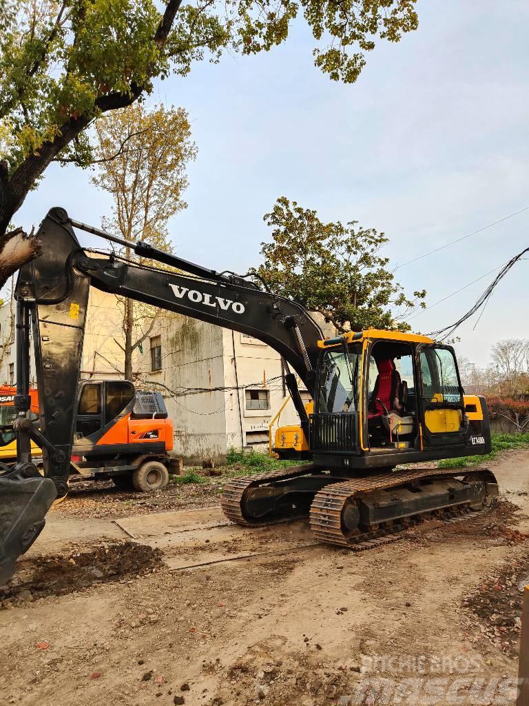 Volvo 140 DL Crawler excavators