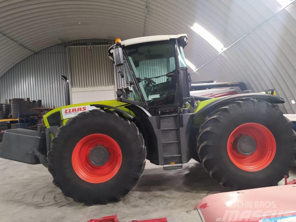 CLAAS Xerion 3300 Trac Tractors
