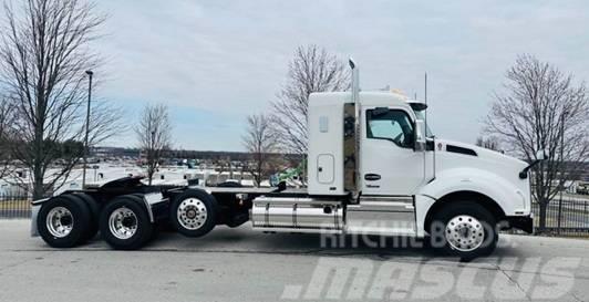 Kenworth T880S Truck Tractor Units