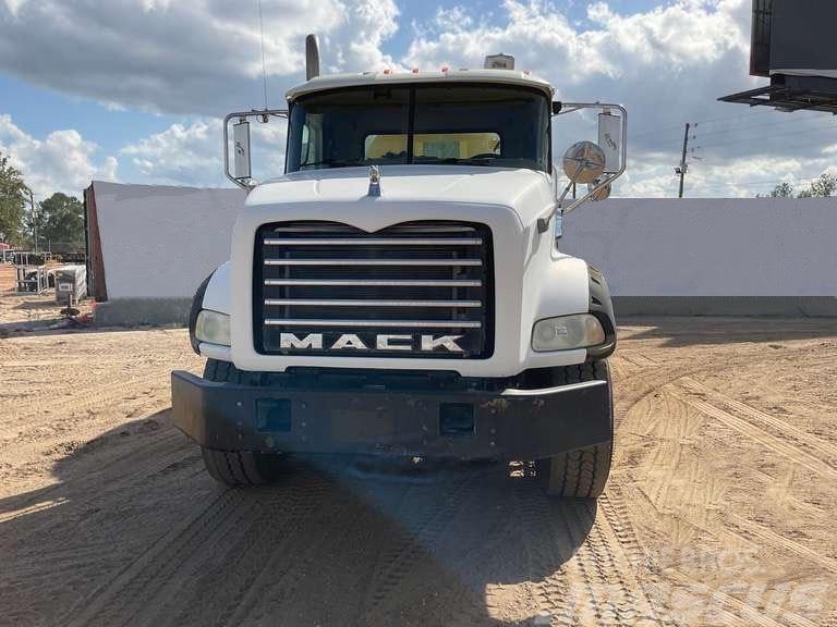 Mack CTP 713 B Other trucks