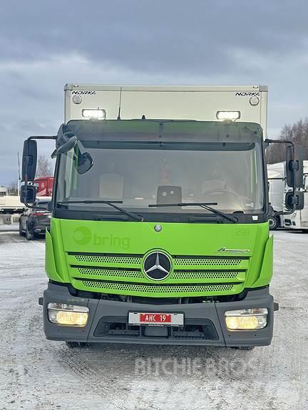 Mercedes-Benz Atego 818L/33 Van Body Trucks