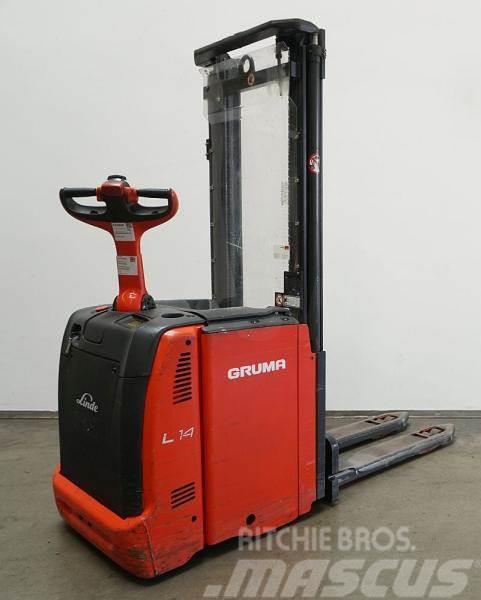 Linde L 14 L 133 Self propelled stackers