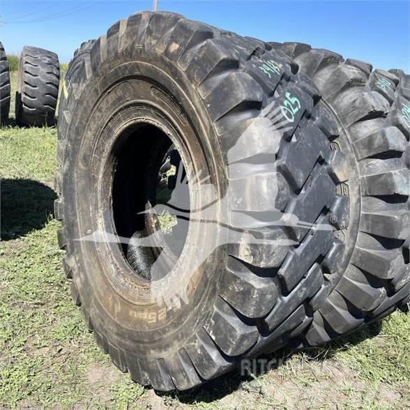 Maxim 20.5X25 Tyres, wheels and rims