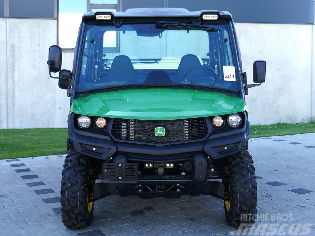 John Deere Gator™ XUV865M Towing truck