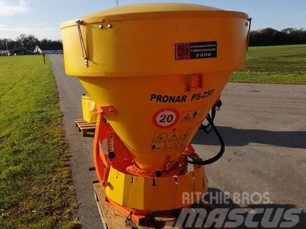 Pronar PS-250M Sand and salt spreaders