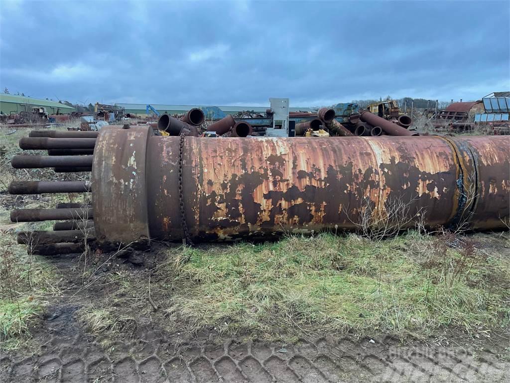  Stålrør 1400 mm - 2 længder a 4500 mm Pipeline equipment