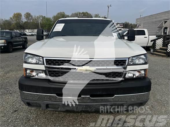 Chevrolet 3500 Flatbed/Dropside trucks