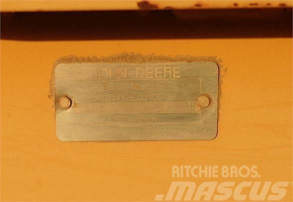 John Deere 1412E Scrapers