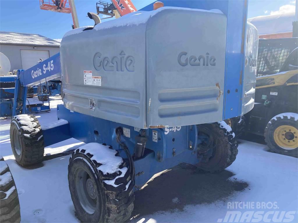 Genie S-45 Compact self-propelled boom lifts