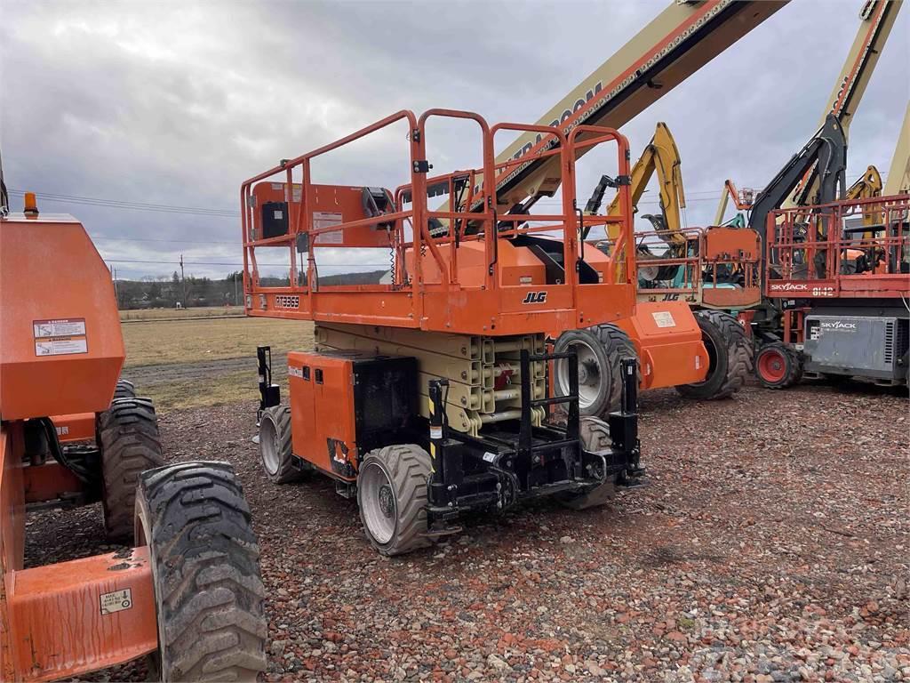 JLG RT3369 Compact self-propelled boom lifts