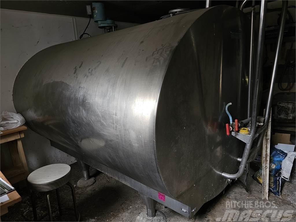  MUELLER 1500 GALLON MILKING SYSTEM FROM TIE STALL  Other components