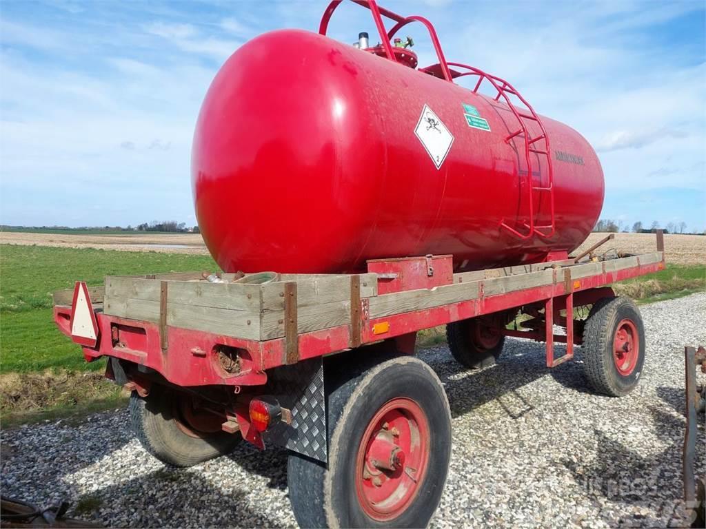 Agrodan Ammoniaktank på vogn Fuel and additive tanks