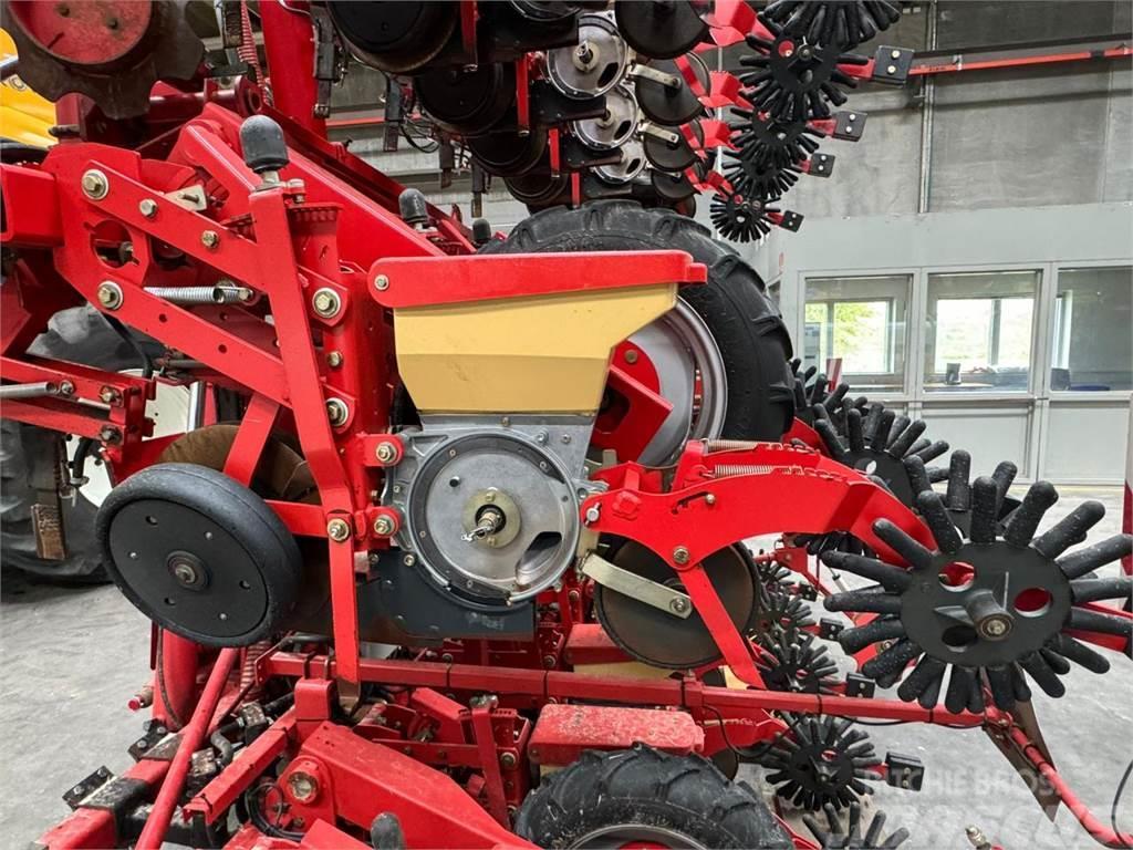 Kverneland UNICORN 18 RK Precision sowing machines