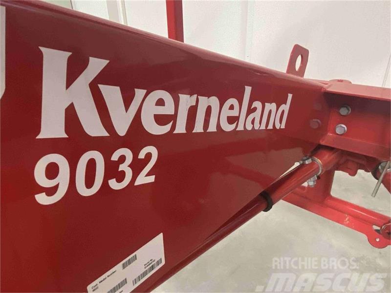 Kverneland 9032 rotorrive Rakes and tedders
