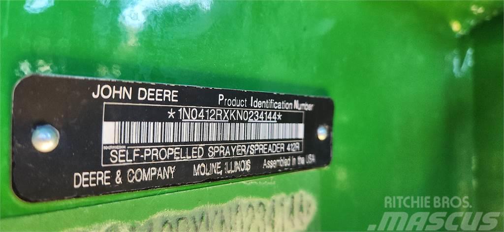 John Deere 412R Trailed sprayers