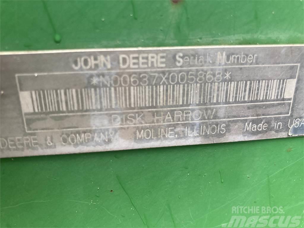 John Deere 637 Disc harrows