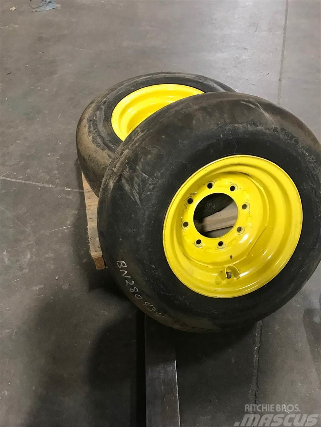 John Deere BN280434 Tire & Wheel ass'm Other sowing machines and accessories