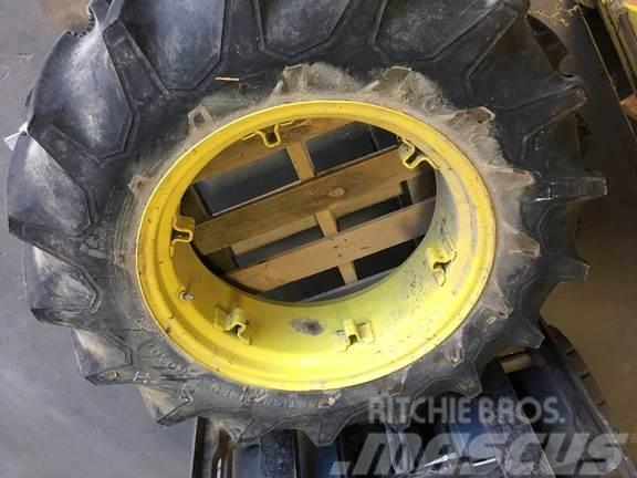 John Deere firestone 12.4 - 24 mfwd T & W Tyres, wheels and rims