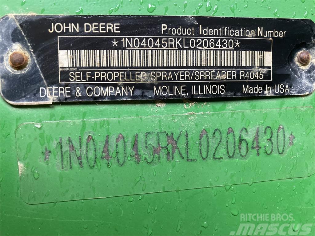 John Deere R4045 Trailed sprayers