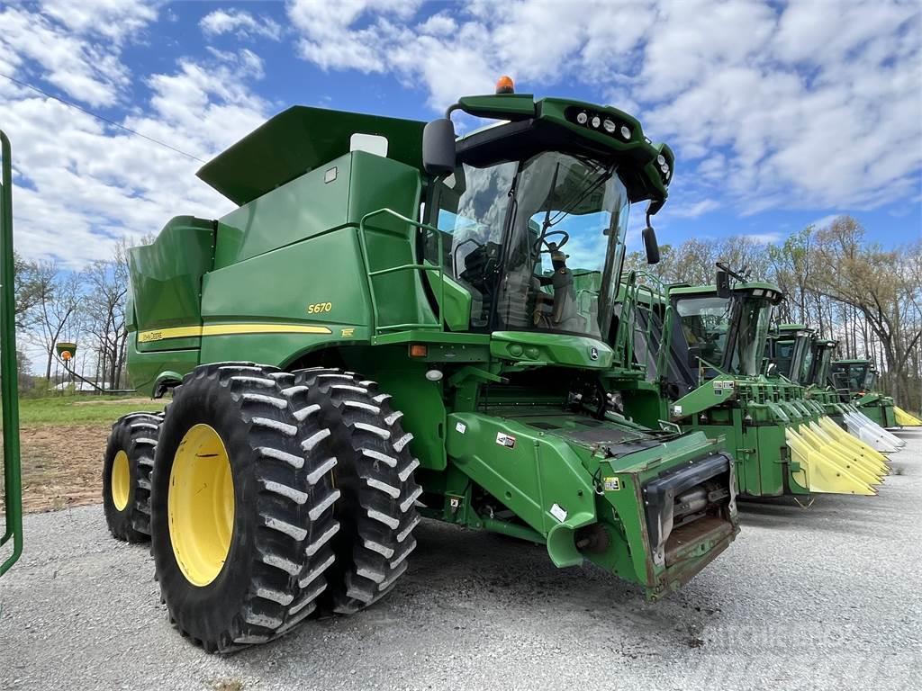 John Deere S670 Combine harvesters