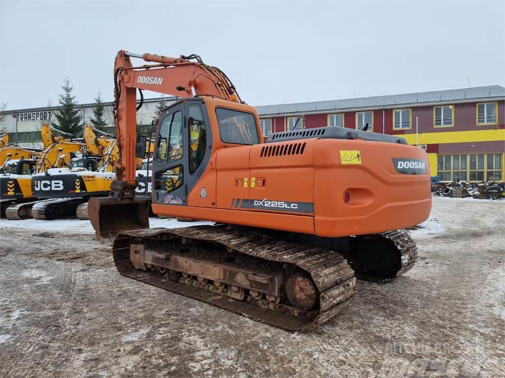 Doosan DX 225LC Crawler excavators
