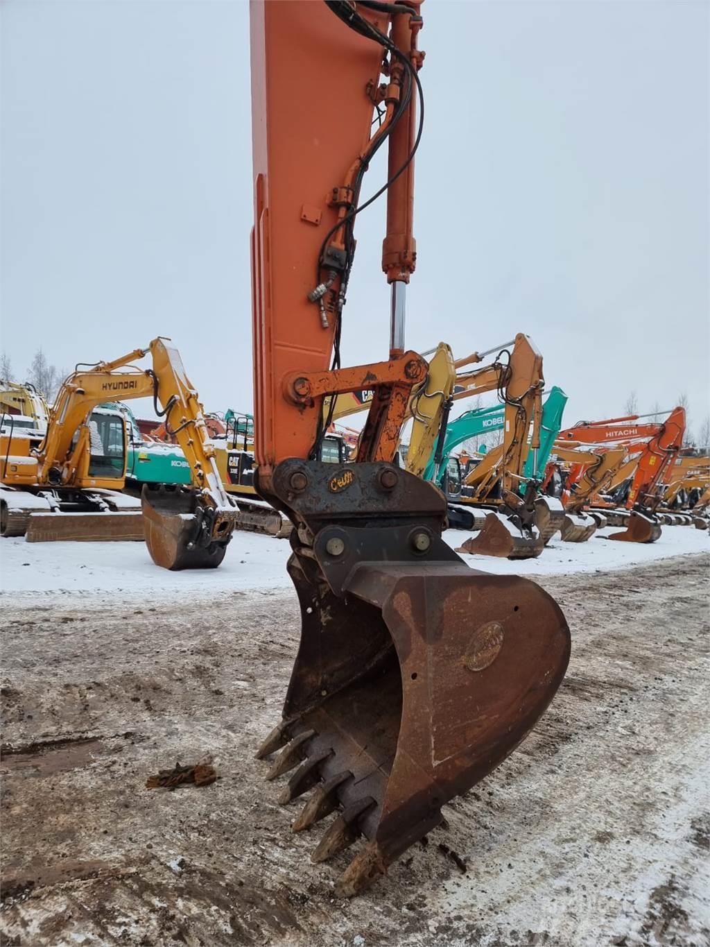 Doosan DX 225LC Crawler excavators