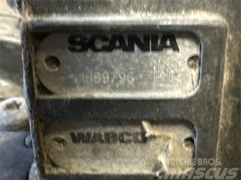 Scania  VALVE BLOCK SOLENOID VALVE 1889796 Radiators