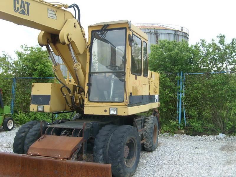 CAT 206 BFT Wheeled excavators