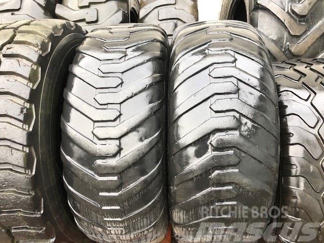  - - -  385/65X22,5 Tyres, wheels and rims