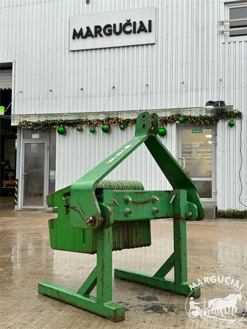John Deere 900 kg. Other farming machines
