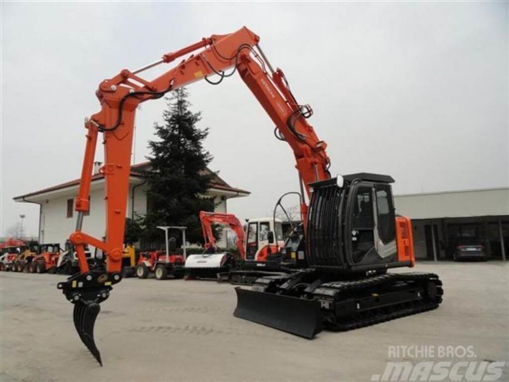 Hitachi ZX135 US-6 Excavators
