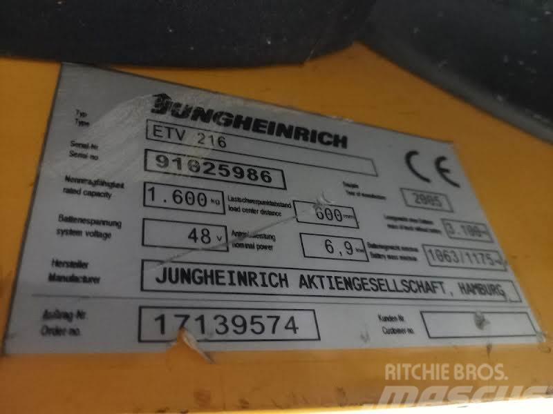 Jungheinrich ETV 216 Reach truck