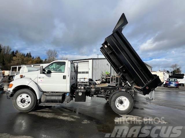 Ford F-650 Chassis Cab trucks