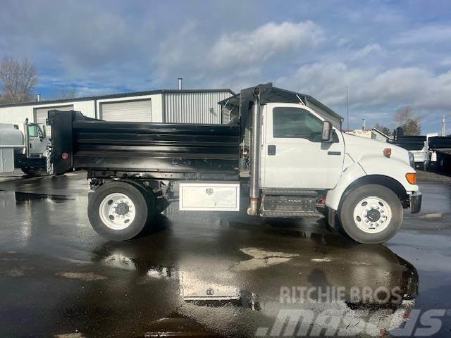 Ford F-650 Chassis Cab trucks