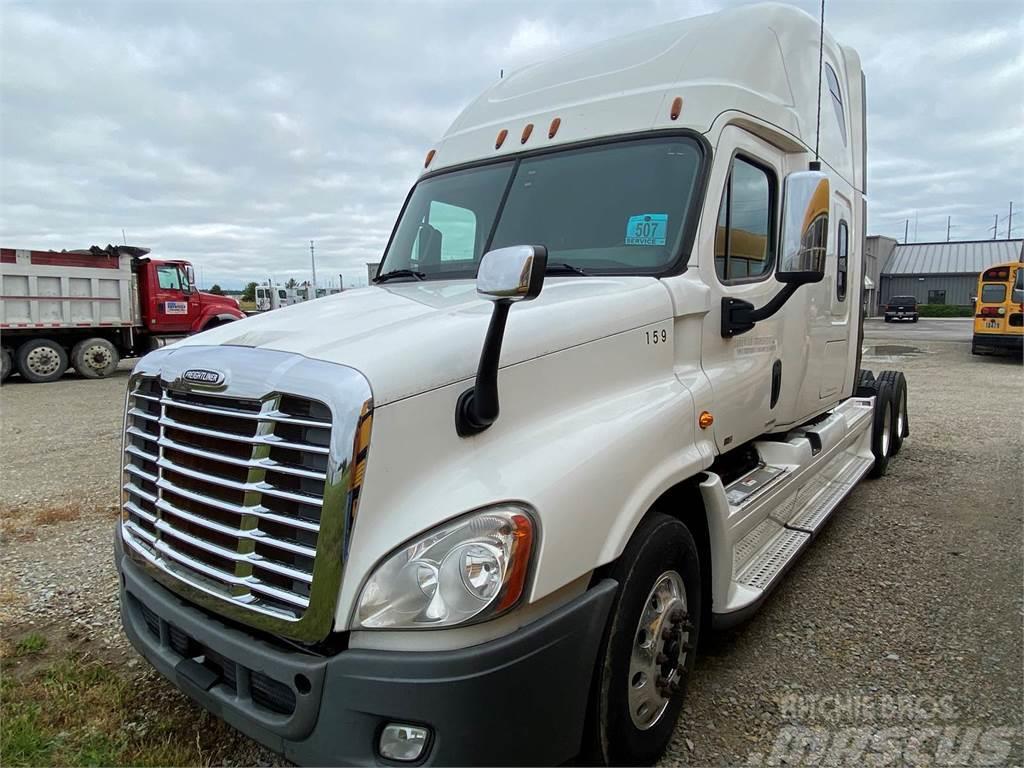 Freightliner Cascadia Recovery vehicles