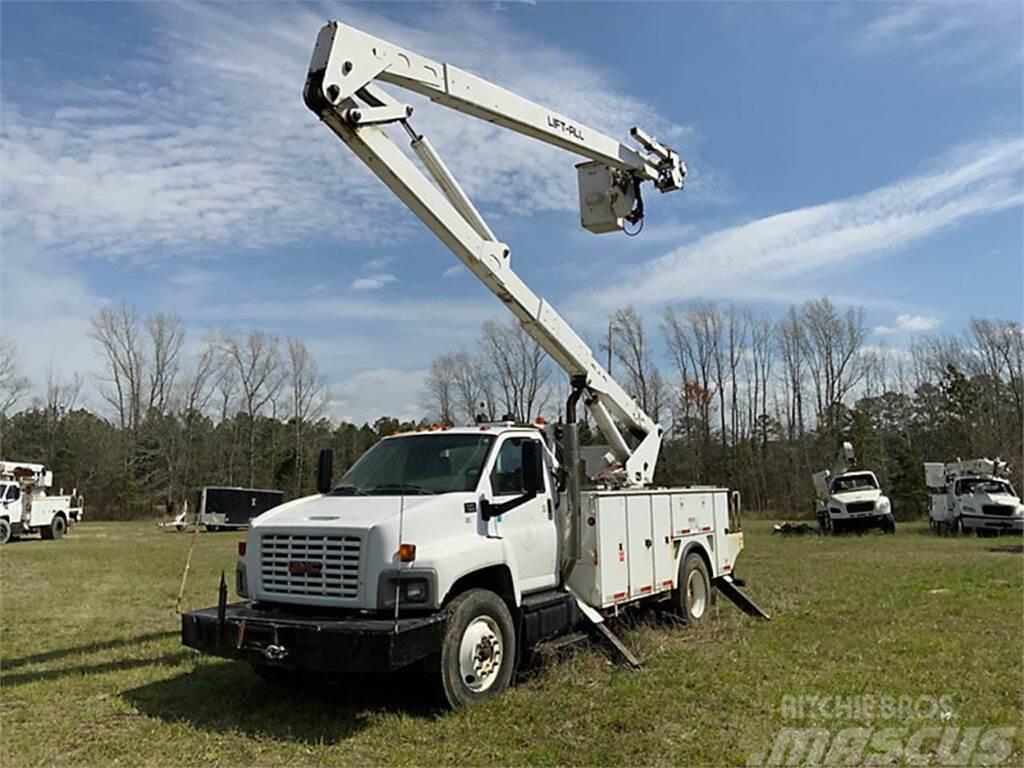 GMC C7500 Truck mounted aerial platforms