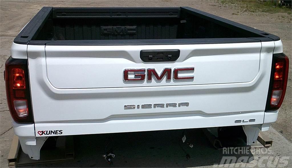 GMC Sierra 2500HD Boxes