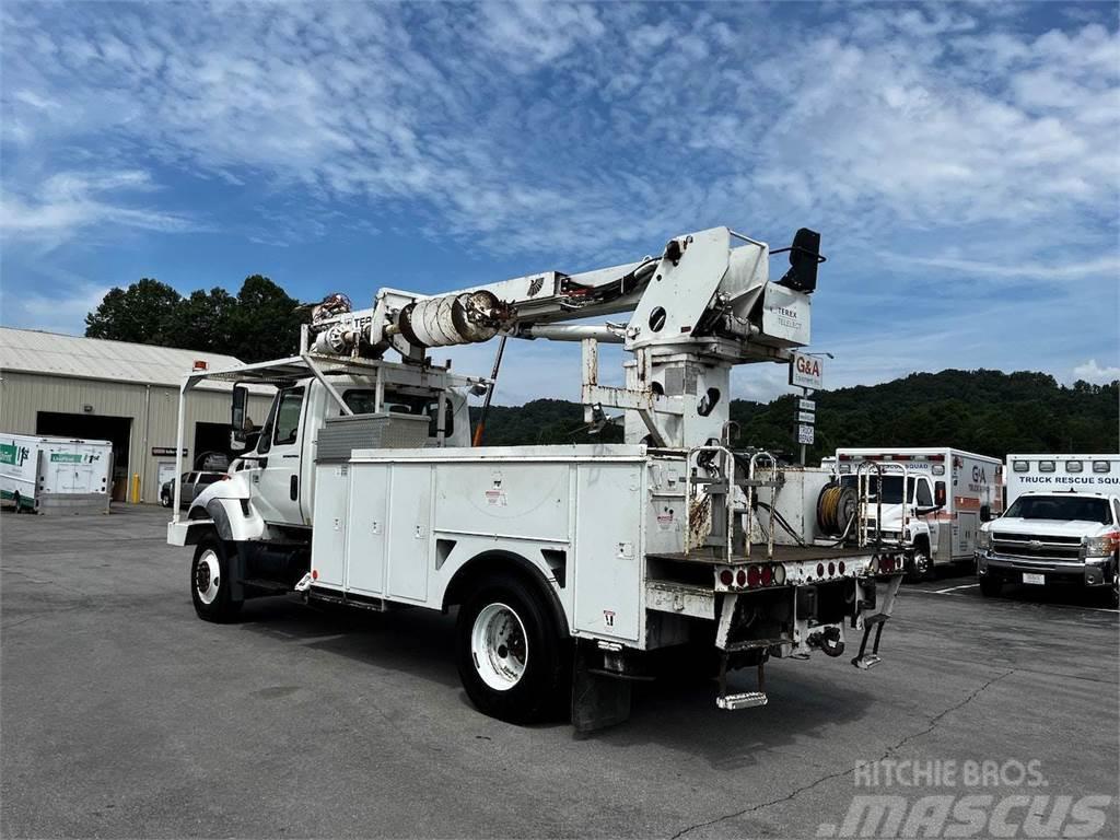 International 7300 SFA 4X4 Mobile drill rig trucks