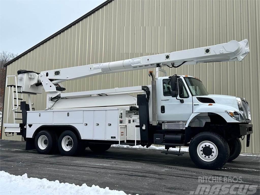 International 7400 Truck mounted aerial platforms